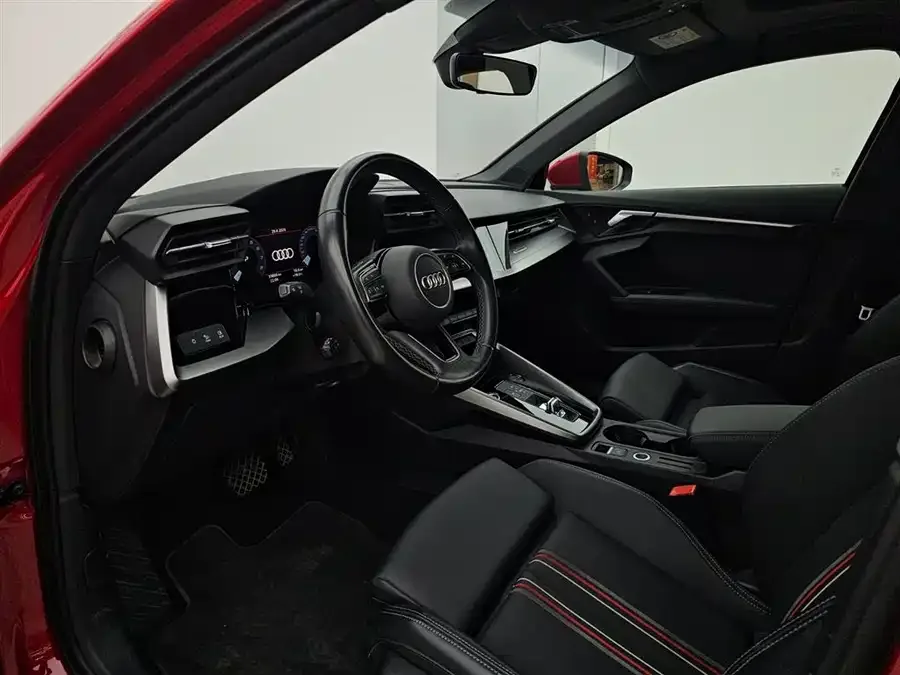 Audi A3 2023 A3L Limousine 35 TFSI Fashion Sports 2023 — миниатюра 3