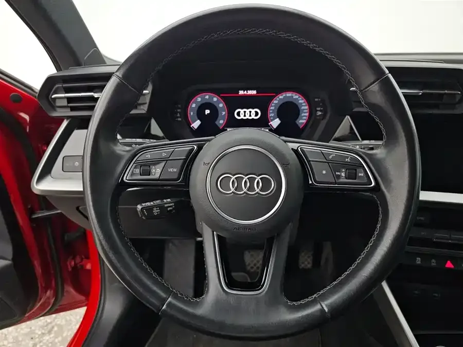 Audi A3 2023 A3L Limousine 35 TFSI Fashion Sports 2023 — миниатюра 4