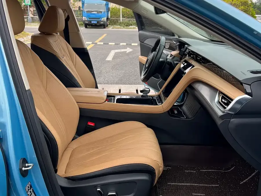 Hongqi H5 Hongqi H5 2023 2.0T Automatic Intelligent Connection Flagship Edition 2022 — миниатюра 4