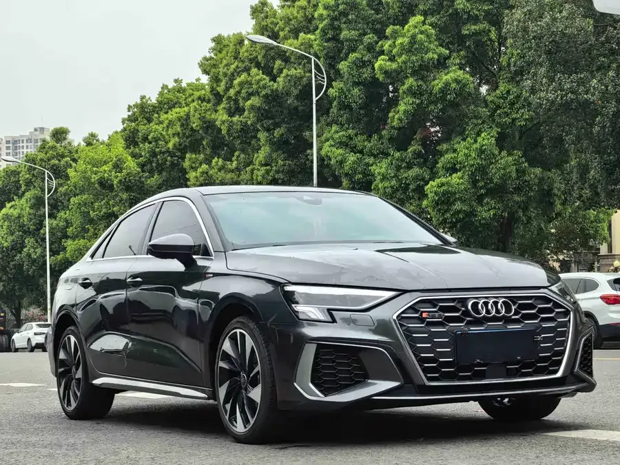 Audi A3 2023 A3L Limousine 35 TFSI Fashion Sports 2023 — миниатюра 3