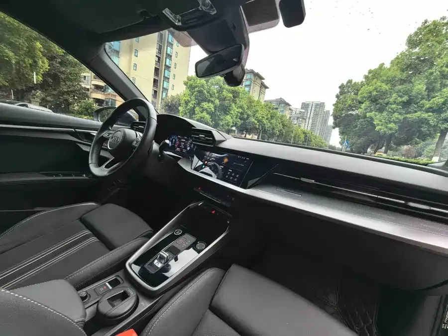Audi A3 2023 A3L Limousine 35 TFSI Fashion Sports 2023 — миниатюра 5