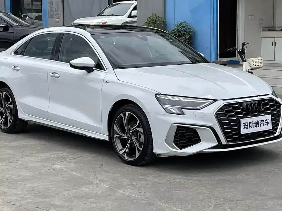 Audi A3 2022 A3L Limousine 35 TFSI Luxury Sports 2023 — миниатюра 3