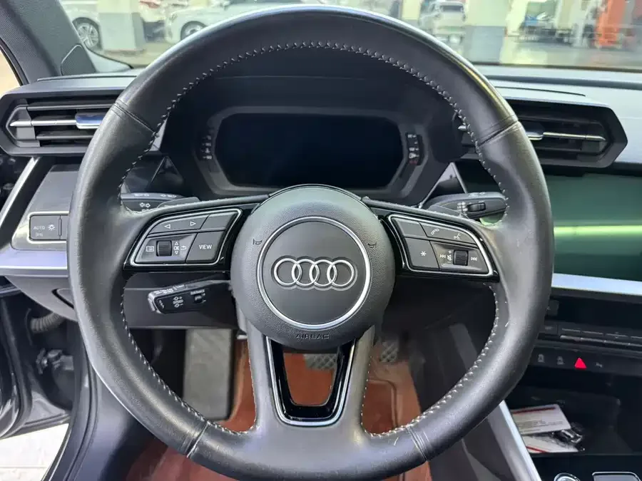 Audi A3 2023 A3L Limousine 35 TFSI Fashion Sports 2022 — миниатюра 4