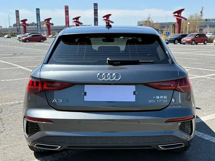 Audi A3 2022 Sportback 35 TFSI stylish and sporty 2022 — миниатюра 2