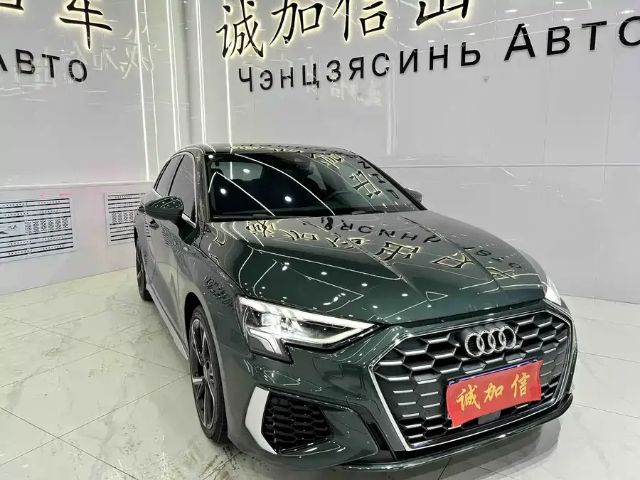 Audi A3 2023 Sportback 35 TFSI stylish and sporty 2023 — миниатюра 3