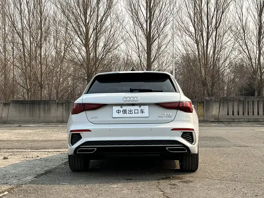 Audi A3 2022 Sportback 35 TFSI stylish and sporty 2023 — миниатюра 2
