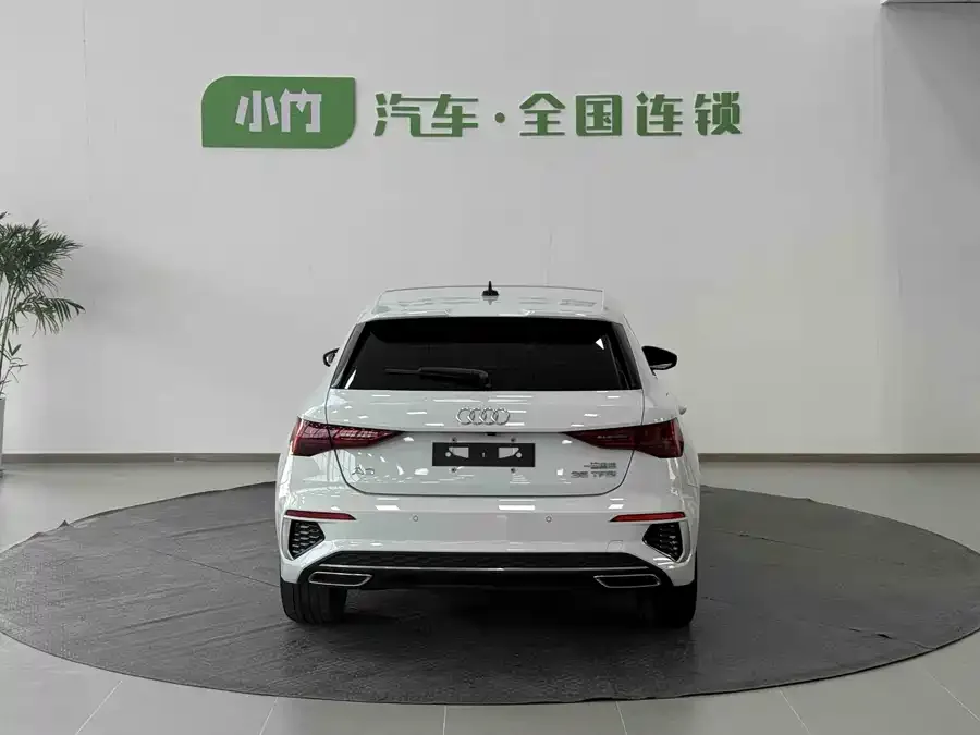 Audi A3 2022 Sportback 35 TFSI stylish and sporty 2022 — миниатюра 3