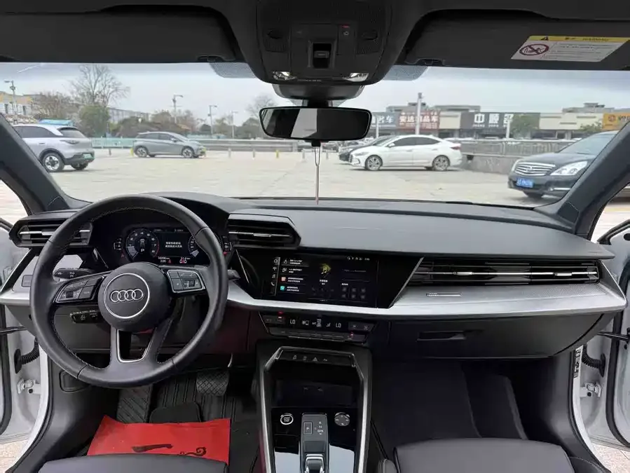 Audi A3 2023 Sportback 35 TFSI stylish and sporty 2023 — миниатюра 2