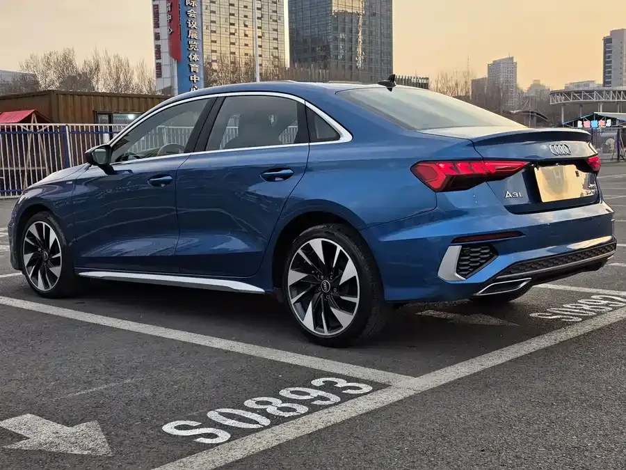 Audi A3 2023 A3L Limousine 35 TFSI Fashion Sports 2023 — миниатюра 4