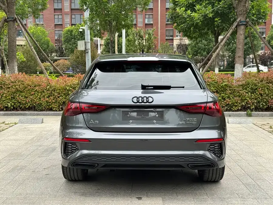 Audi A3 2022 Sportback 35 TFSI stylish and sporty 2022 — миниатюра 4