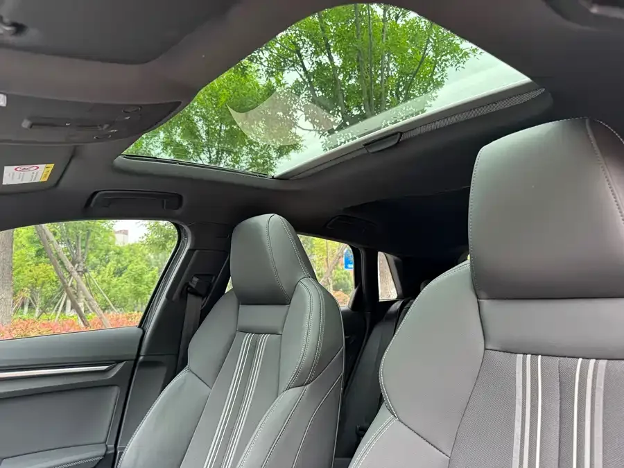 Audi A3 2022 Sportback 35 TFSI stylish and sporty 2022 — миниатюра 5