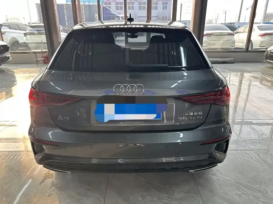 Audi A3 2021 Sportback 35 TFSI stylish and sporty 2022 — миниатюра 2