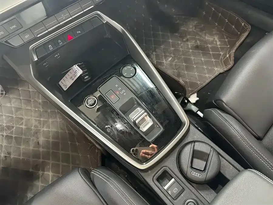 Audi A3 2021 Sportback 35 TFSI stylish and sporty 2022 — миниатюра 5