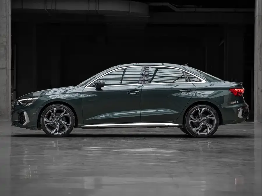Audi A3 2023 A3L Limousine 35 TFSI Luxury Sports 2023 — миниатюра 4