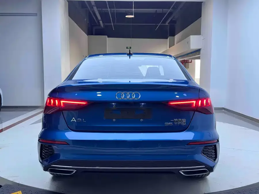 Audi A3 2022 A3L Limousine 35 TFSI Luxury Sports 2022 — миниатюра 2