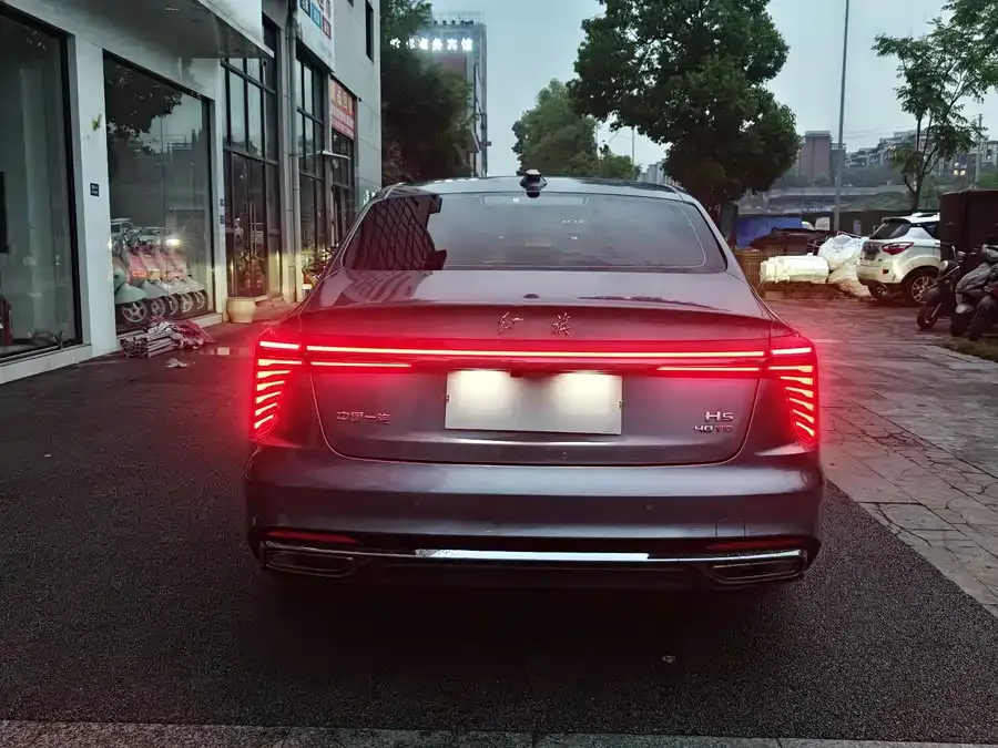 Hongqi H5 Hongqi H5 2023 2.0T Automatic Intelligent Connection Flagship Chang Edition 2023 — миниатюра 2