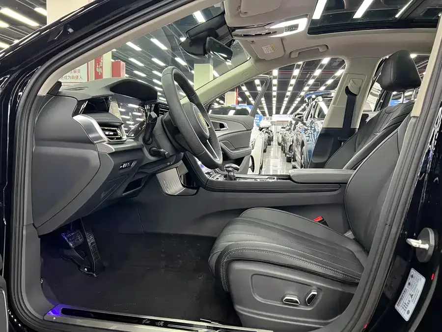 Hongqi H5 Hongqi H5 2023 2.0T Automatic Intelligent Connected Flag Edition 2023 — миниатюра 2