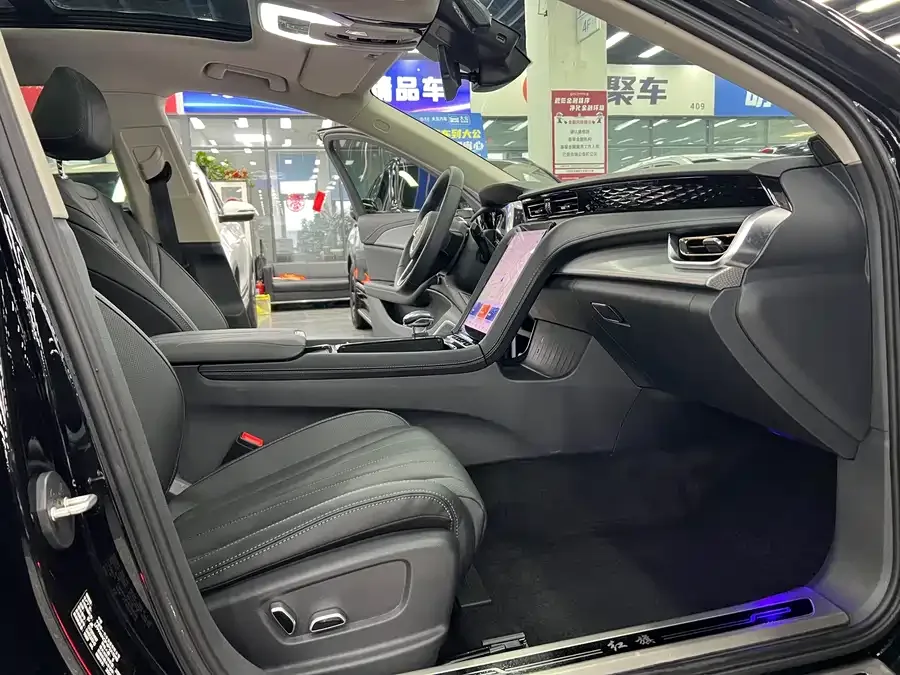 Hongqi H5 Hongqi H5 2023 2.0T Automatic Intelligent Connected Flag Edition 2023 — миниатюра 4