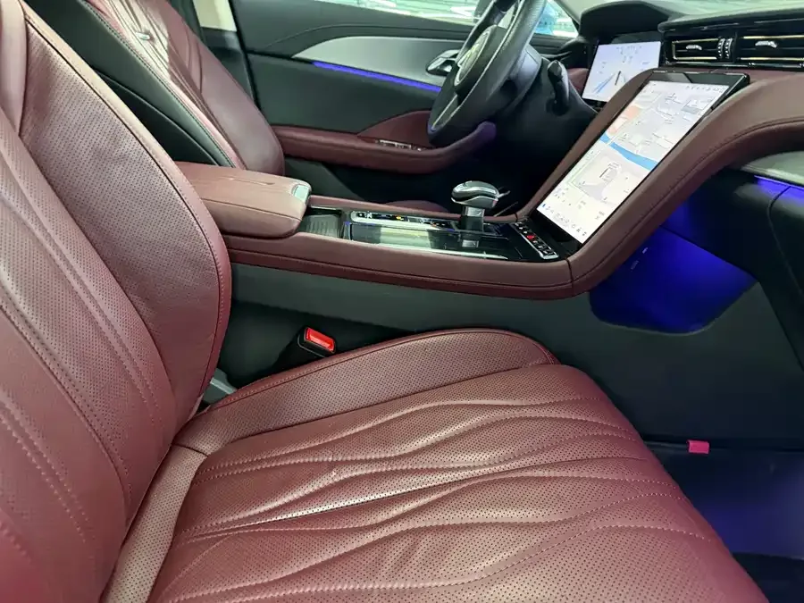 Hongqi H5 Hongqi H5 2023 2.0T Automatic Intelligent Connection Flagship Edition 2022 — миниатюра 2