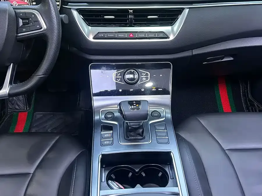Hongqi H5 Hongqi H5 2022 Classic 1.5T DCT Flagship Edition 2023 — миниатюра 2