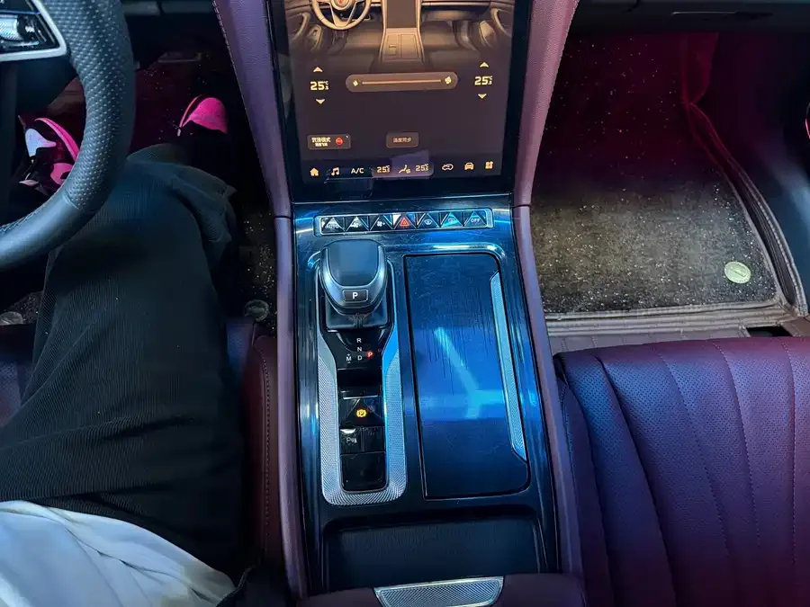 Hongqi H5 Hongqi H5 2025 1.5T DCT Flagship Edition 2025 — миниатюра 3
