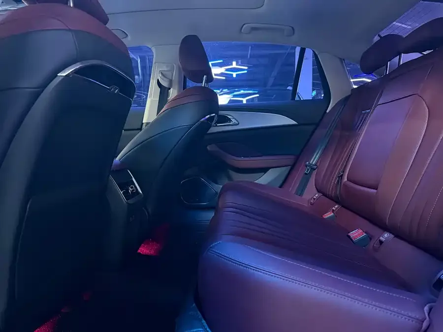 Hongqi H5 Hongqi H5 2025 1.5T DCT Flagship Edition 2025 — миниатюра 4