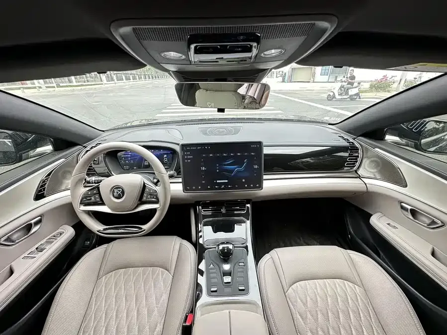 BYD Second-hand Han 2025 DM-i 125KM Comfort Edition 2025 — миниатюра 2
