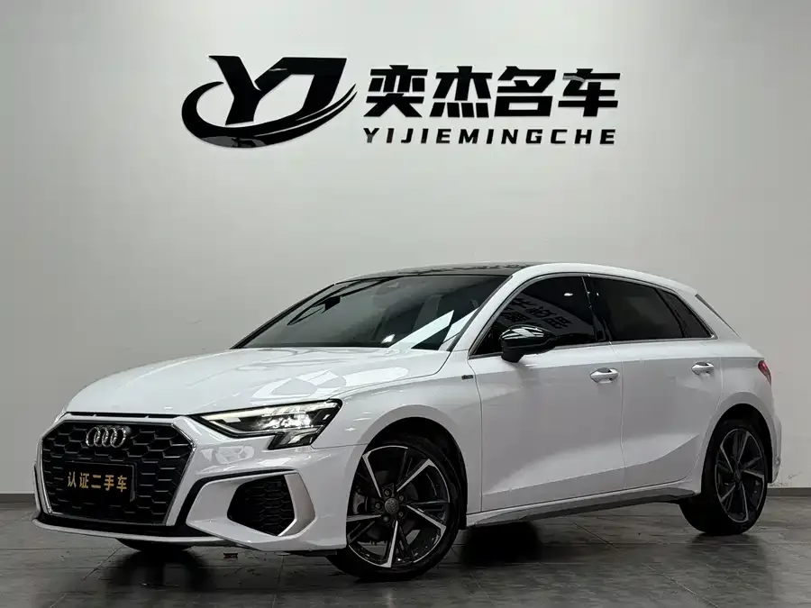Audi A3 2021 Sportback 35 TFSI stylish and sporty 2022 — фото 1, купить с доставкой в Москву