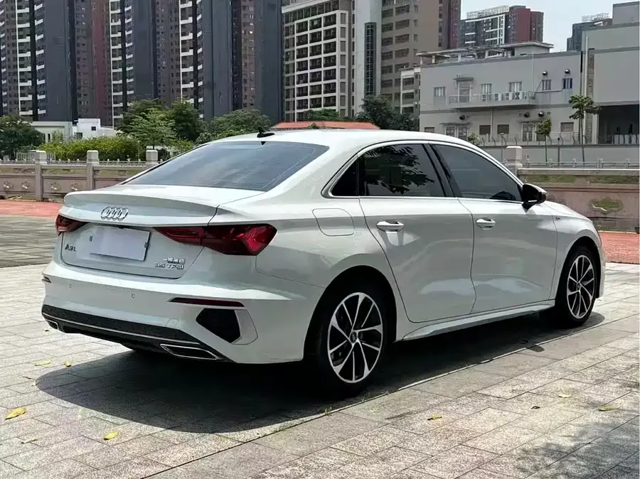 Audi A3 2022 A3L Limousine 35 TFSI aggressive and sporty 2022 — миниатюра 4