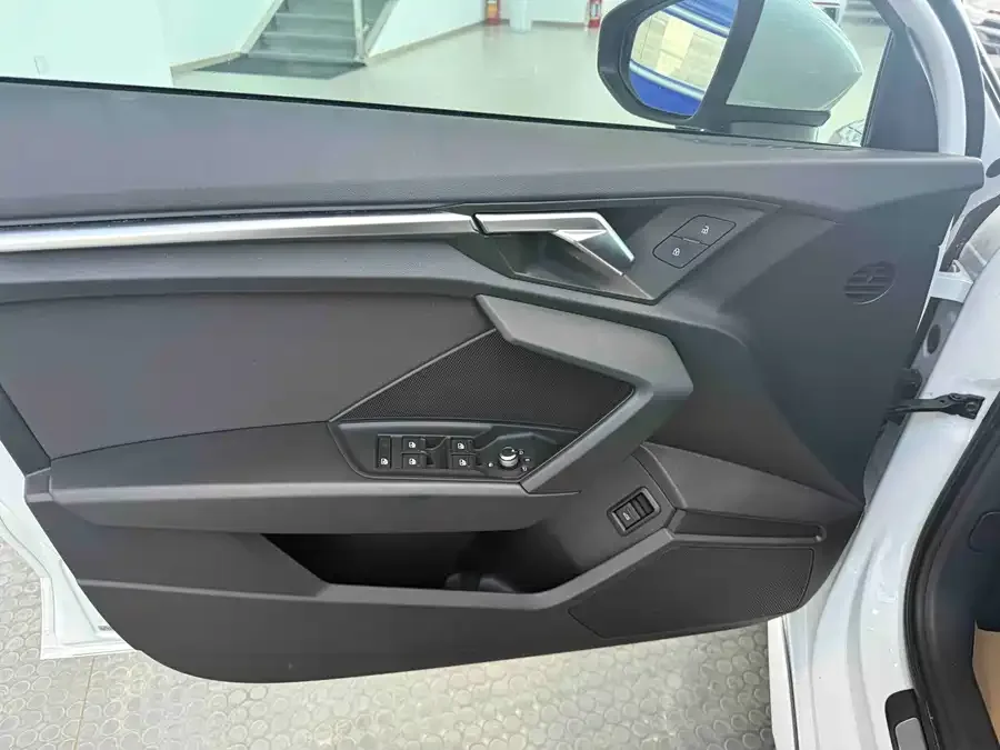 Audi A3 2022 A3L Limousine 35 TFSI aggressive and sporty 2022 — миниатюра 5