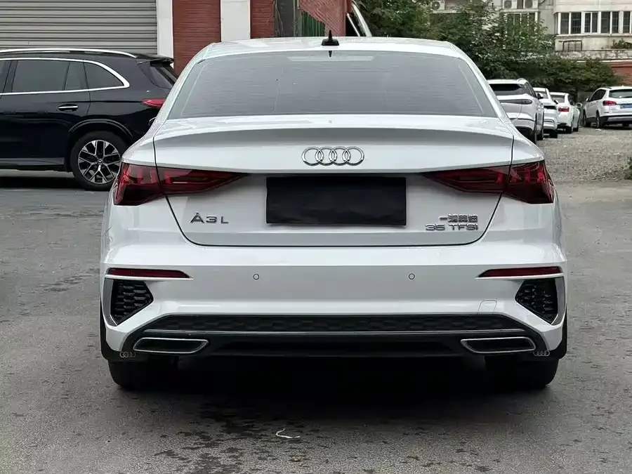 Audi A3 2022 A3L Limousine 35 TFSI Fashion Sports 2023 — миниатюра 3