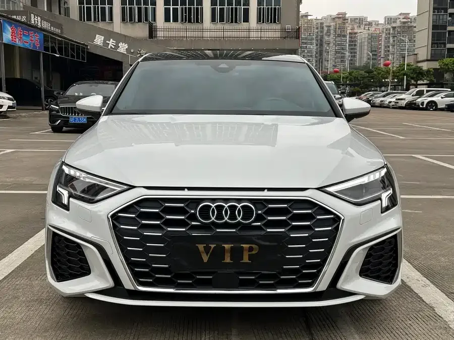 Audi A3 2023 A3L Limousine 35 TFSI Fashion Sports 2023 — миниатюра 2