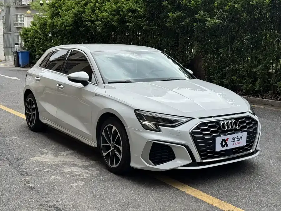 Audi A3 2021 Sportback 35 TFSI Enterprising and Elegant Model 2022 — миниатюра 3