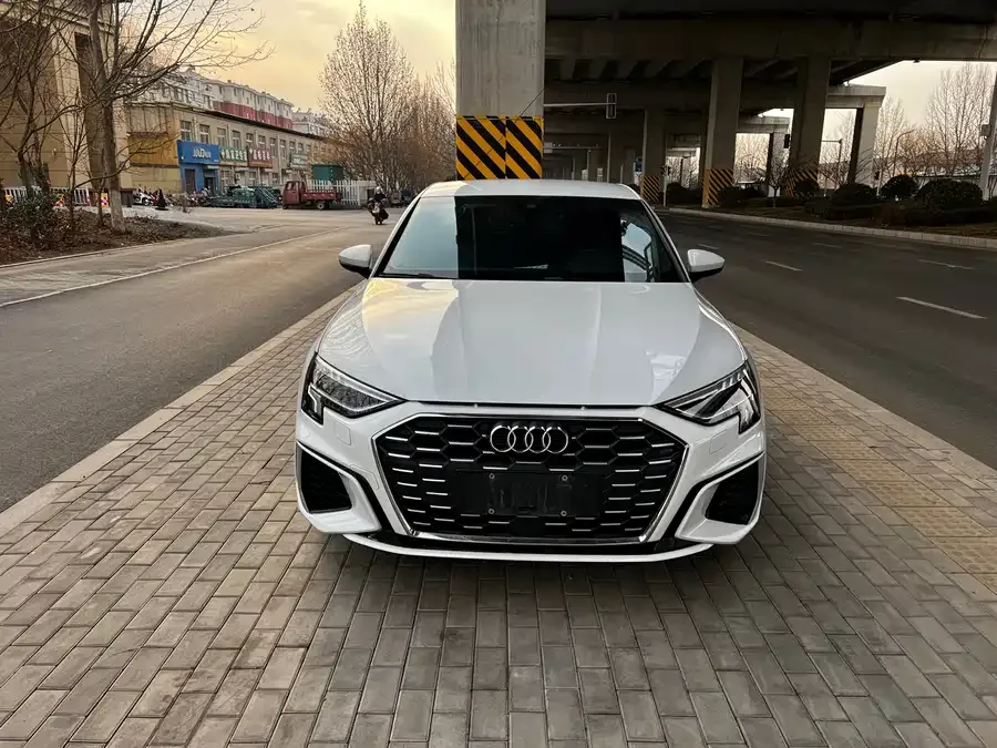 Audi A3 2022 A3L Limousine 35 TFSI aggressive and sporty 2022 — миниатюра 2