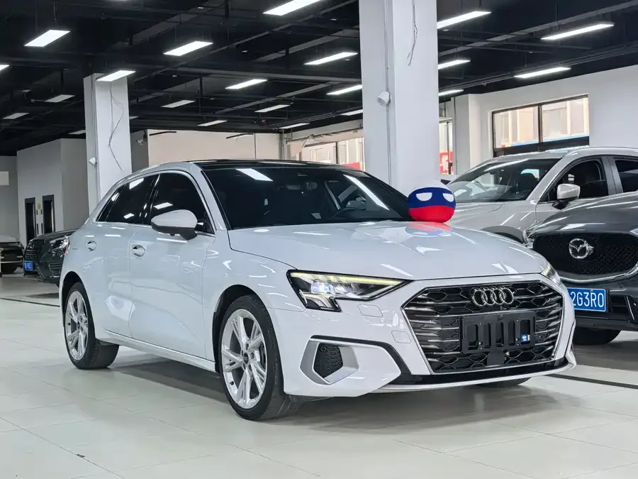 Audi A3 2022 Sportback 35 TFSI stylish and sporty 2022 — миниатюра 3