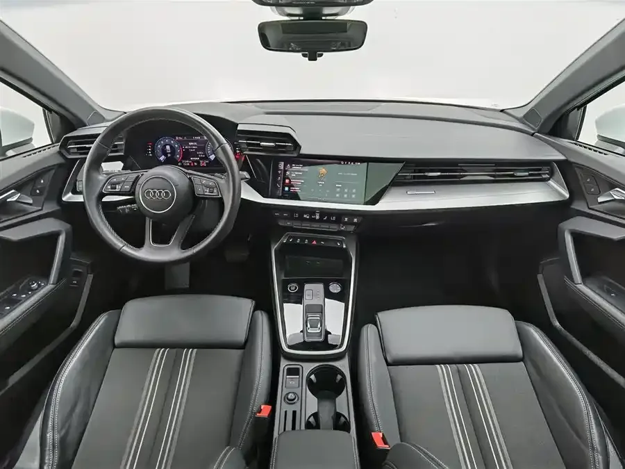 Audi A3 2022 A3L Limousine 35 TFSI Fashion Sports 2023 — миниатюра 2