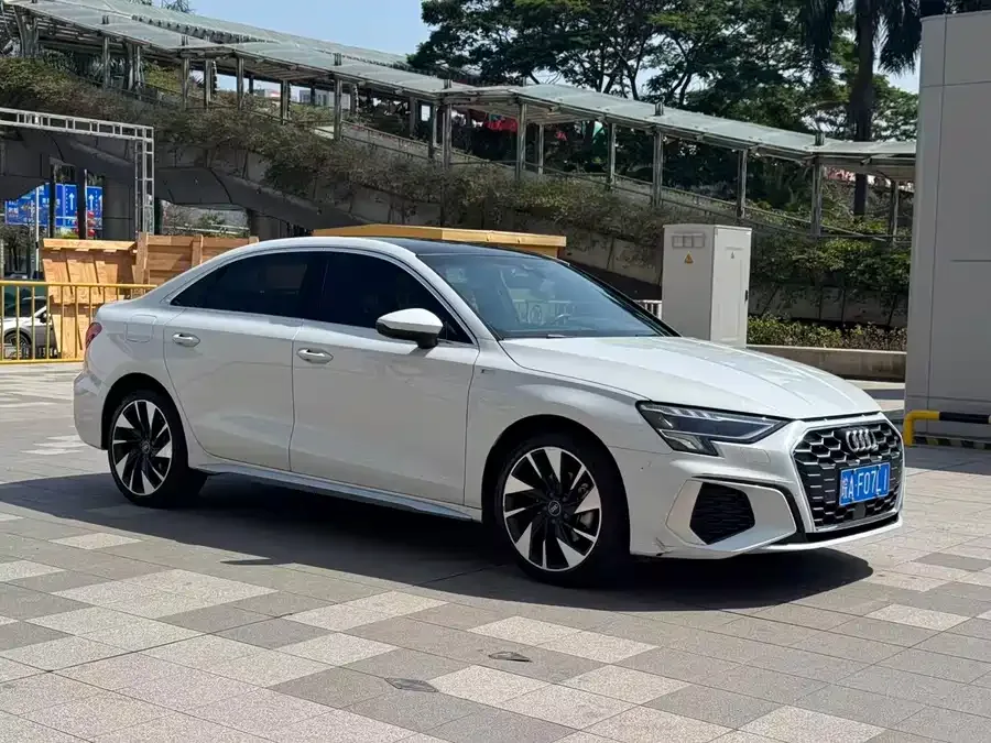 Audi A3 2022 A3L Limousine 35 TFSI Fashion Sports 2022 — миниатюра 3