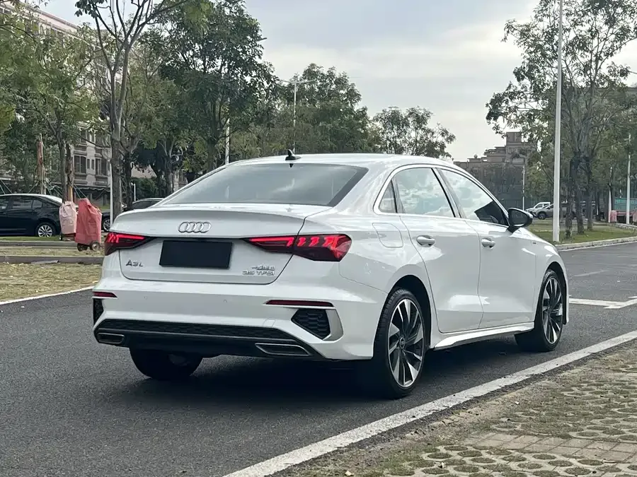 Audi A3 2023 A3L Limousine 35 TFSI Fashion Sports 2023 — миниатюра 2