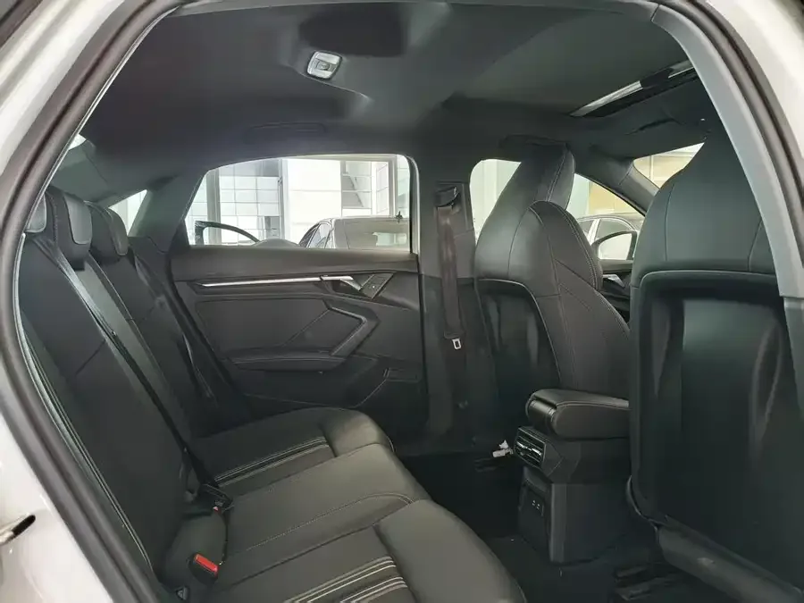 Audi A3 2023 A3L Limousine 35 TFSI Fashion Sports 2024 — миниатюра 5