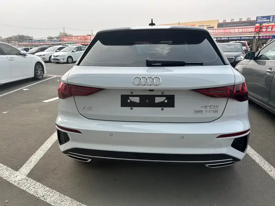 Audi A3 2022 Sportback 35 TFSI stylish and sporty 2023 — миниатюра 2
