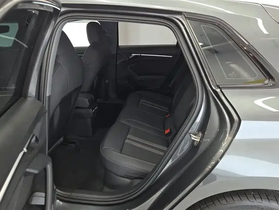 Audi A3 2022 Sportback 35 TFSI stylish and sporty 2022 — миниатюра 5