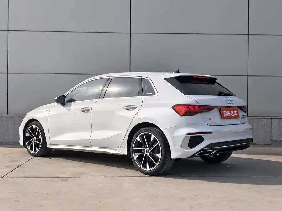 Audi A3 2022 Sportback 35 TFSI stylish and sporty 2022 — миниатюра 2
