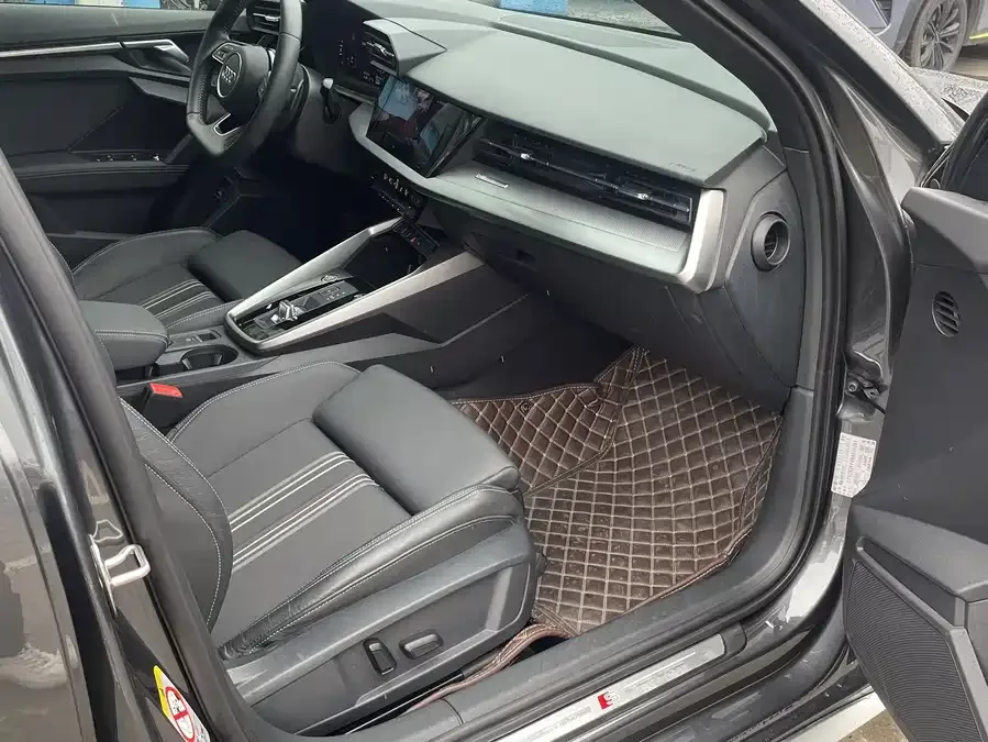 Audi A3 2022 Sportback 35 TFSI stylish and sporty 2022 — миниатюра 5