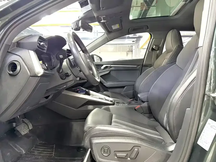 Audi A3 2022 Sportback 35 TFSI stylish and sporty 2022 — миниатюра 2