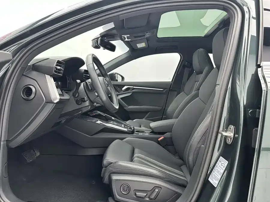 Audi A3 2022 Sportback 35 TFSI stylish and sporty 2022 — миниатюра 2