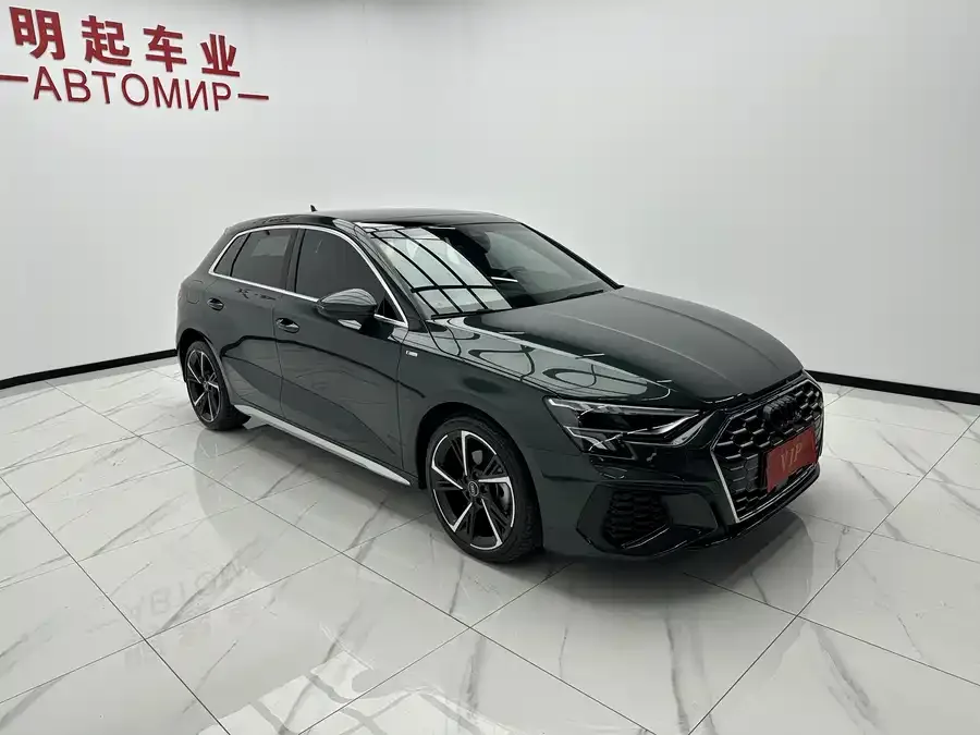 Audi A3 2022 Sportback 35 TFSI stylish and sporty 2022 — миниатюра 3