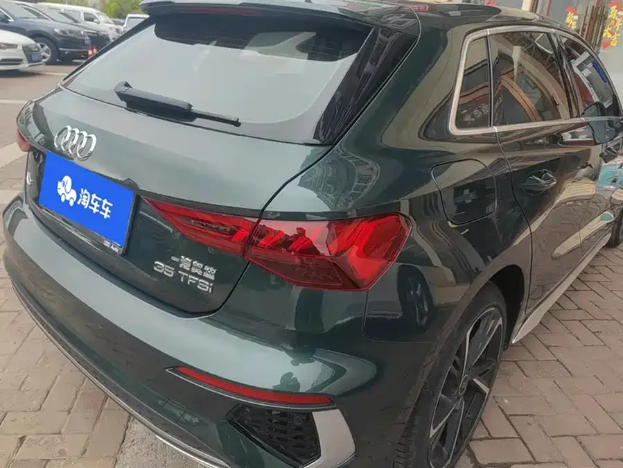 Audi A3 2022 Sportback 35 TFSI stylish and sporty 2023 — миниатюра 3