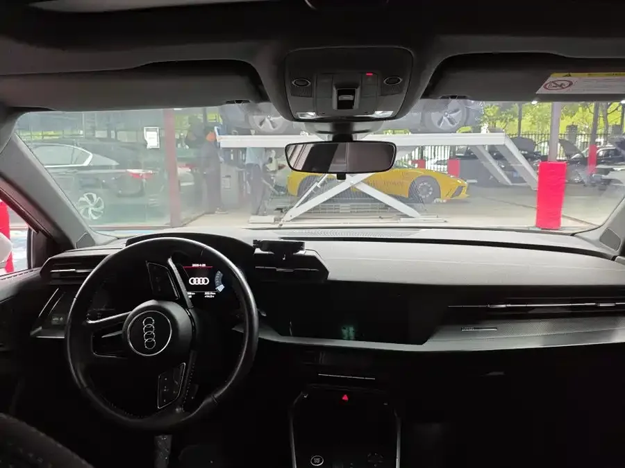 Audi A3 2022 Sportback 35 TFSI stylish and sporty 2022 — миниатюра 4