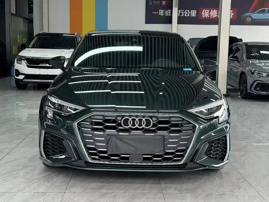 Audi A3 2022 Sportback 35 TFSI stylish and sporty 2022 — миниатюра 3
