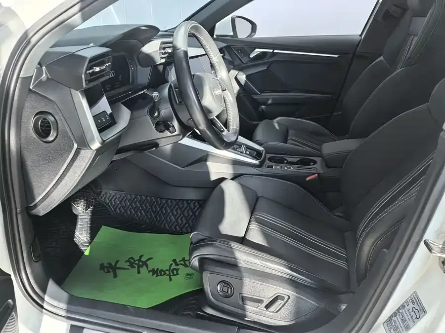 Audi A3 2022 Sportback 35 TFSI stylish and sporty 2022 — миниатюра 2
